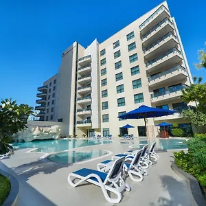 Park Dubai, An Edge By Rotana Aparthotel Dubai